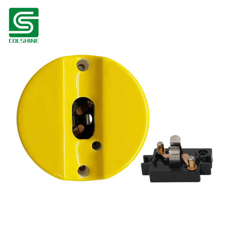 Ceramic linear light bulb holder